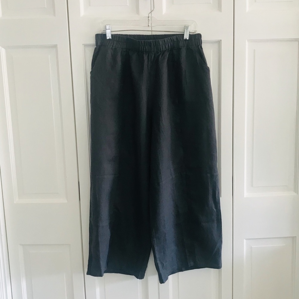 NWOT Charcoal Linen Cropped Pants